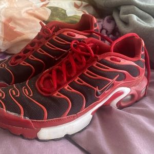 red tns womens